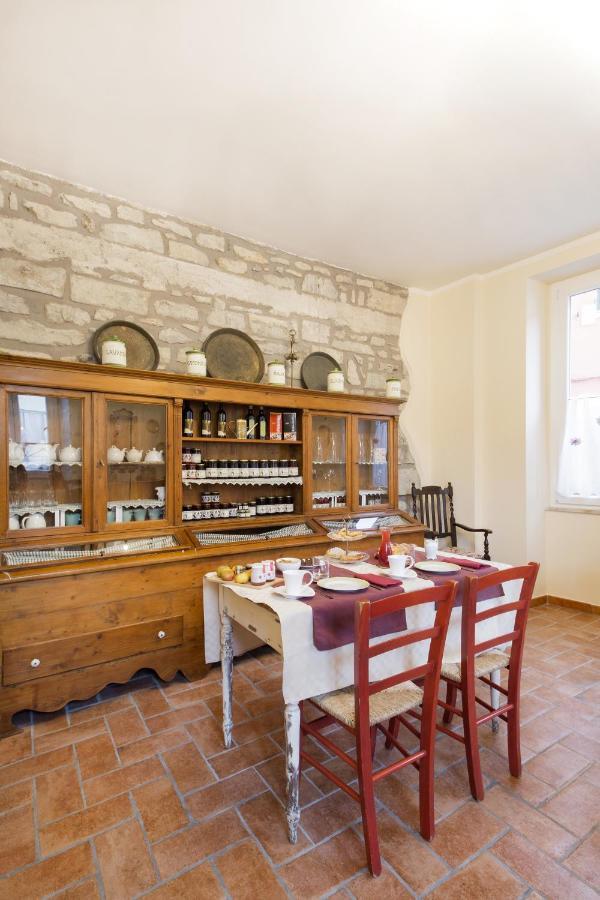 Alla Porta Di Sotto B&B Fivizzano Eksteriør billede