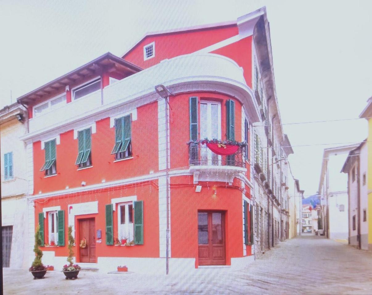 Alla Porta Di Sotto B&B Fivizzano Eksteriør billede